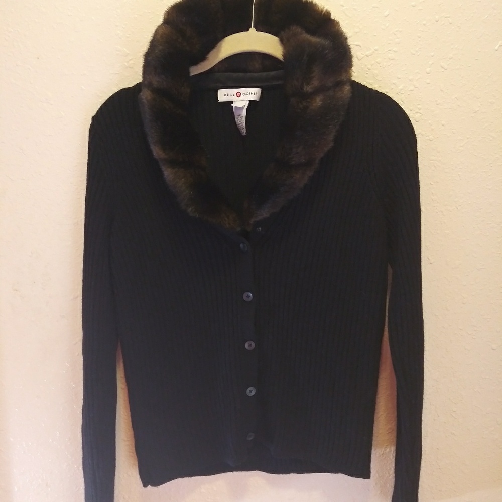 Vantage sweater with four collar size small